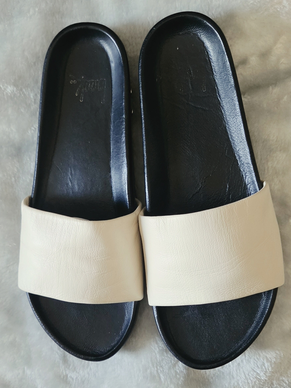 beek Gallito Slide Sandals Black & Cream Good Condition.
